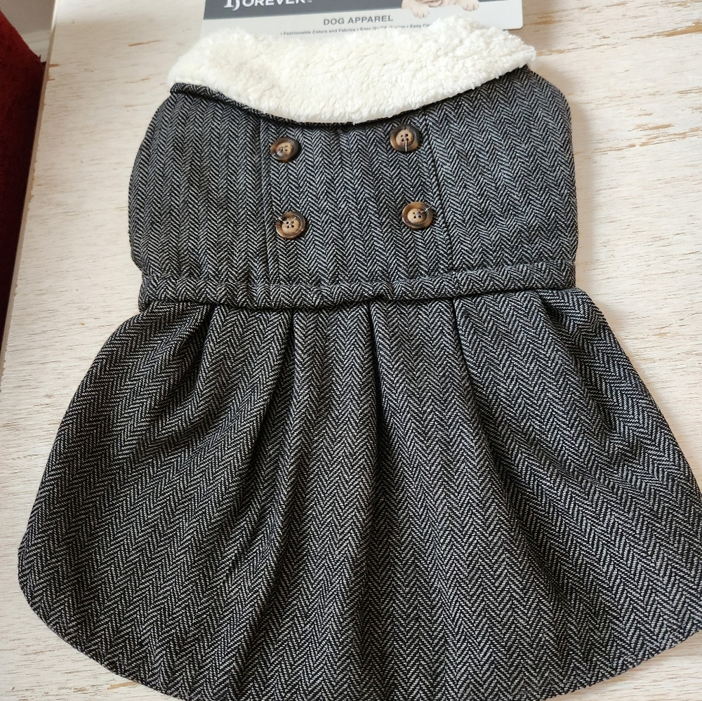 DOG WINTERCOAT (Dress!!) Sz LARGE NWT "FRIENDS  FOREVER "
